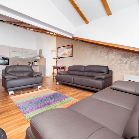 Apartment The Loft Rovigno Esterno foto