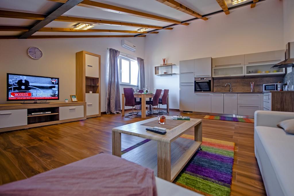 Apartment The Loft Rovigno Esterno foto