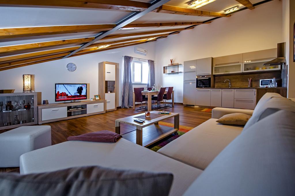 Apartment The Loft Rovigno Esterno foto