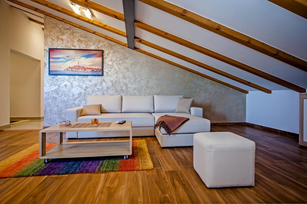 Apartment The Loft Rovigno Esterno foto