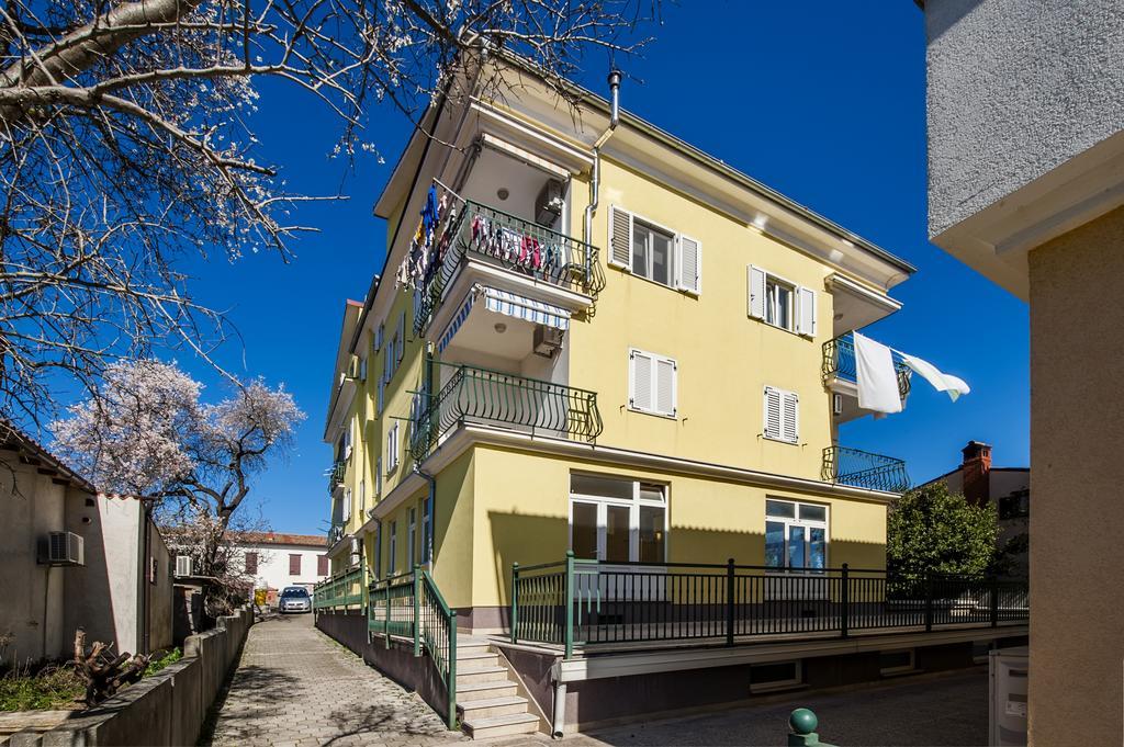 Apartment The Loft Rovigno Esterno foto
